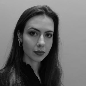 Headshot of Caterina Constantinescu